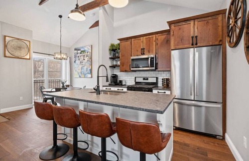Manchester Apartment | Adorable Reymer Carriage Repair Loft!