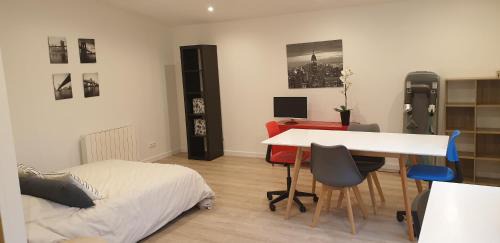 Saint-Menet Apartment | Adorable studio 25m² très calme avec parking