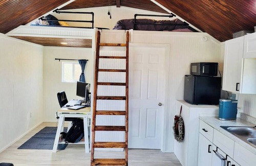 Potosi House | Adorable tiny house (with loft!) near Potosi Live