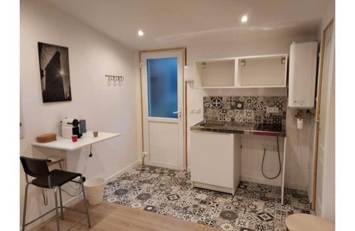 Saint-Menet Apartment | Adorable, very quiet 25m² studio with parking