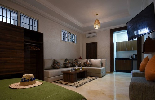 Imi Ouaddar Apartment | Adrar-Studio-Suite-Ensuite shower-No view