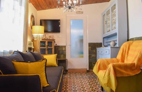 Anatolikos Sinikismos Apartment | Adrianas Garden of Eden Apartment