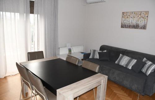 Plaka Apartment | Adrianos Gate View Apartment