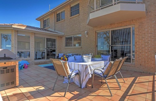 St. Georges Basin House | Adrift Retreat - St Georges Basin Waterfront Home