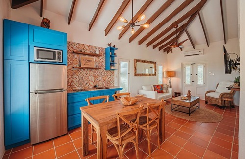 Mon Pos House | Adults-Only Casita w/King Bed, Pool, BBQ & Nature Views Near Aruba Nat’l Park!