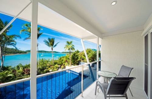 Shute Harbour Apartment | Adults only sea view unit