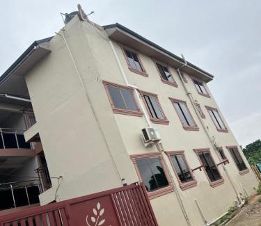 Accra House | Adutumwaa Hide - out