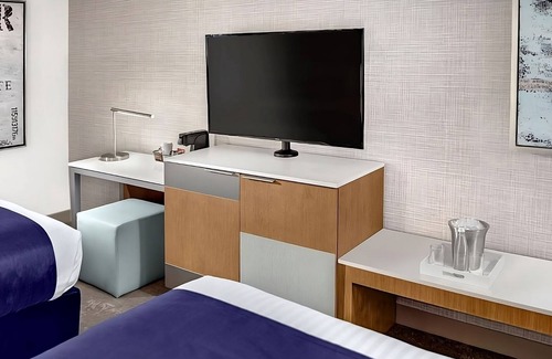 Gateway District Hotel | Adventure Awaits! On Strip, Pool, Game Room, Casino, Parking! Near Mob museum