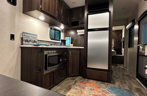 Helen House | Adventure Camper on Little Creek - 2018 Jayco Octane