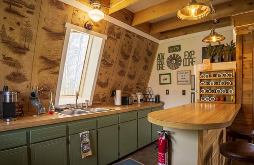 Stagetop Cabin | Adventures Rest- Perfect cabin for your expedition