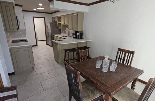 Fort Worth House | Advertising min 30d stay to comply with an unconstitutional local city ordinance
