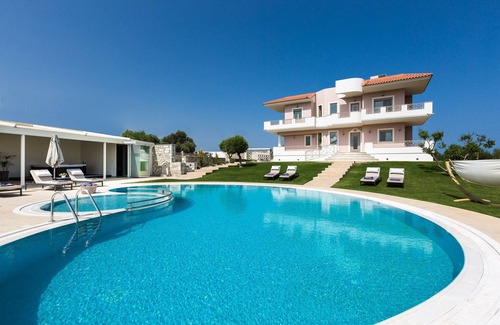Stavromenos Villa | Aelia Residence, Wellness & Leisure with 100m² Heated Pool, Whirlpool, Sauna&Gym