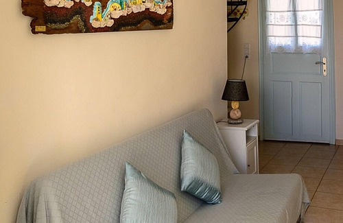 Perissa House | Aeolis Santorini