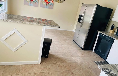 Laurel House | Affordable 1 Bedroom Terrace view in a Quiet Neighborhood #4