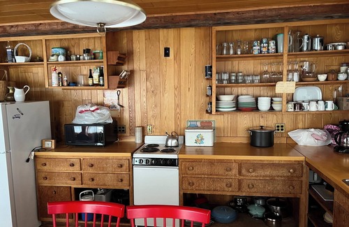 Greensboro Cottage | Affordable 2-Bedroom Cottage, Nearby Private Access to Caspian Lake