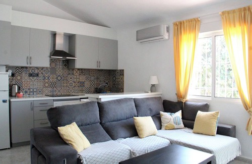 Lo Rufete Apartment | Affordable Apt Lomas Del Golf 10 Min Walk to Amenities, Golf, Sun