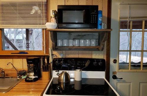 Huntingdon Cabin | Affordable cabin near Raystown Lake, minutes from Seven Points & Allegrippas Tr