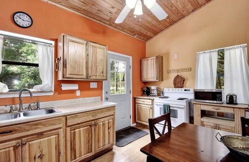 Wimberley Cabin | Affordable Cabin with Screened Porch for Your Perfect Glamping Getaway!