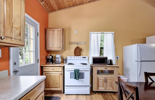 Wimberley Cabin | Affordable Cabin with Screened Porch for Your Perfect Glamping Getaway!