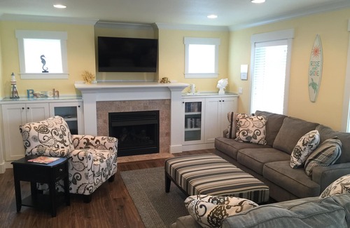 Lincoln City House | AFFORDABLE & Charming Luxury Family-Friendly Home w View ~JULY -AUG SPECIALS!!