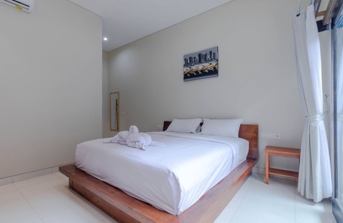 Tukad Mungga Cabin | Affordable Guest House with Pool Near Beach