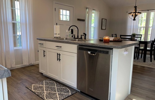 Abbeville County Cottage | Affordable Luxury/Quiet/2 min to Erskine College & The Renaissance