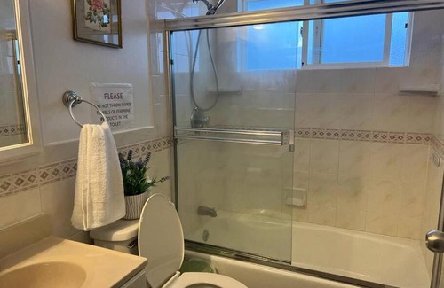 St. Francis Apartment | Affordable Private Rooms with Shared Bath Kitchen near SFO (SA)