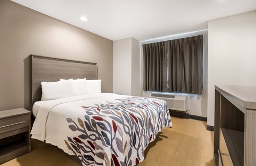Sulphur Hotel | Affordable Retreat in Sulphur, LA: Short Drive to Chennault Int’l Airport!