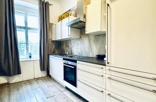 Josefstadt Apartment | Affordable Room in Shared Apt. Close to Stadthalle
