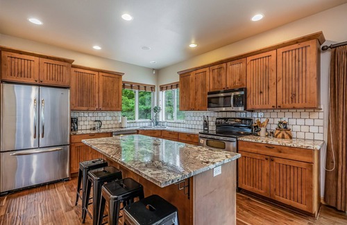 Cle Elum House | Affordable-Two Homes-Private-Stunning Views+PetsOk-LARGE GROUPS