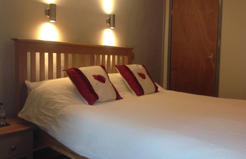 Cwmduad Hotel | Afon Duad Inn