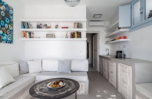 Imerovigli Villa | Agate Suite with Hot tub and sea view by Caldera Houses