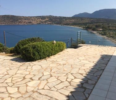 Karvelas House | Ageranos seaview house