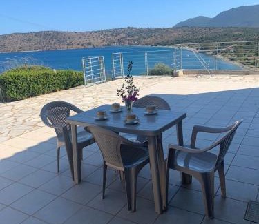 Karvelas House | Ageranos seaview house