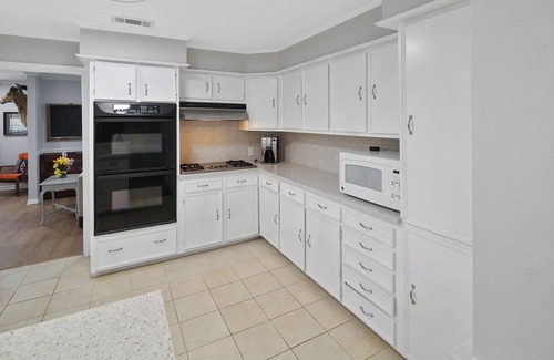Carter's Grove House | Aggieland Dream! Renovated 4 BR Home 1.5 miles to Texas A&M