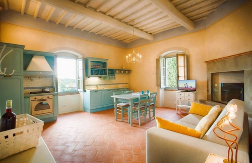 Castiglion Fibocchi Apartment | Agriturismo San Pietro Appartamento Fiordaliso