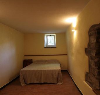 Montale-Serra-Piazza House | Agriturismo Giumin