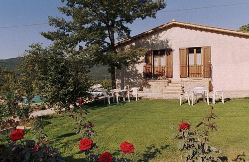 Castell'Azzara Other | Agriturismo 'Granaio le Ghiande' with Mountain View, Shared Pool & Wi-Fi