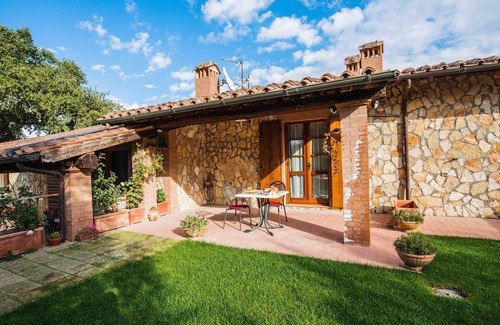 San Quirico d'Orcia Apartment | Agriturismo Cantagalli, Mugello apartment