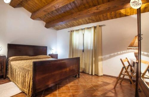 Santa Sofia dʼEpiro House | Agriturismo Miracco Atanasio Franco "Il Maniero"