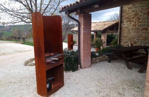 Pergola Apartment | Agriturismo Vecchia Quercia - Apartment "Frontone" for 4-5 people