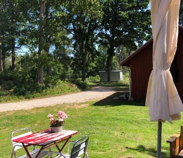 Agunnaryd House | Agundaborg boathouse close by lake
