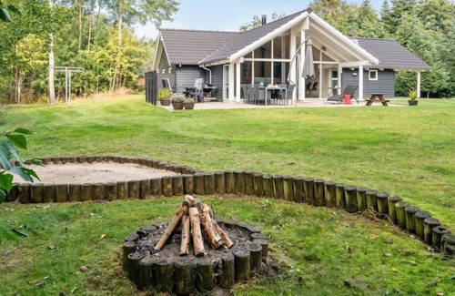 Hou House | "Agved" - 1.5km from the sea by Interhome