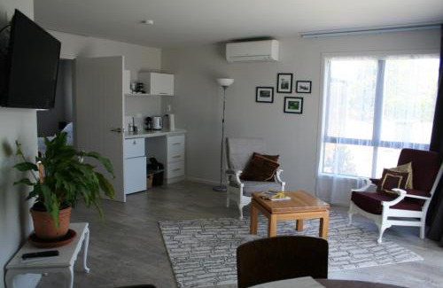 Waimate Bed & Breakfast | AHAVA Bed & Breakfast