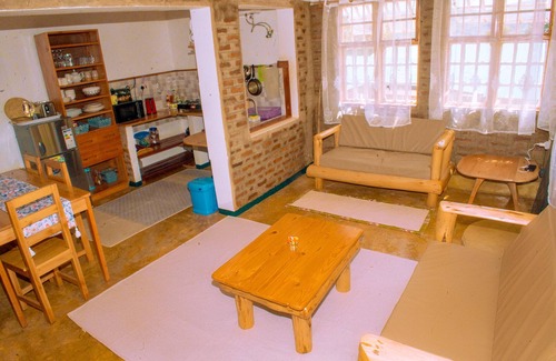 Iringa Bed & Breakfast | Aika Sunrise Treetops Home