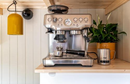 Ballater House | Ailsa- Enchanting Tiny House with wood burner and hot tub in Cairngorms