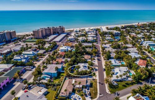 Holmes Beach House | Ainsley Beach House