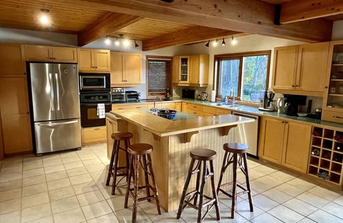 Pender Island House | Ainslie Cove: Waterfront Family Vacation Home On Pender Island, BC