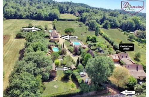 Saint-Julien-de-Crempse House | Air-conditioned, garden, private heated pool, pets welcome.