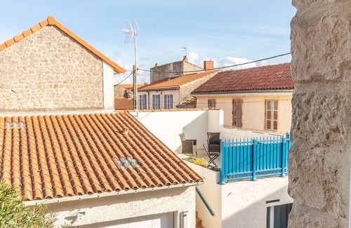 Chatelaillon-Plage Apartment | Air-conditioned studio with sea view terrace, garage and wifi